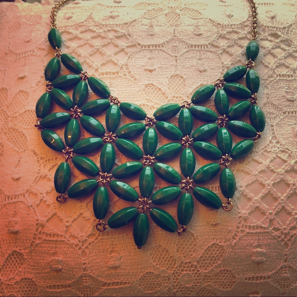 J.CREW GREEN BIB NECKLACE WITH GOLD CHAIN